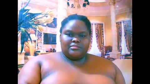 Snapshot of ebonyhotbuns4u2luv chatting on September 16, 9:49 pm ebonyhotbuns4u2luv online show from September 16, 9:49 pm