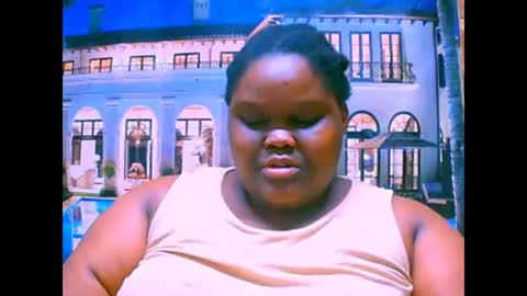 Snapshot of ebonyhotbuns4u2luv chatting on October 9, 5:38 am ebonyhotbuns4u2luv online show from October 9, 5:38 am