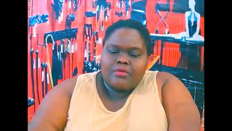 Snapshot of ebonyhotbuns4u2luv chatting on October 27, 10:47 pm ebonyhotbuns4u2luv online show from October 27, 10:47 pm