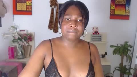 Snapshot of ebonyjdore chatting on February 28, 9:23 pm rosmary online show from February 28, 9:23 pm