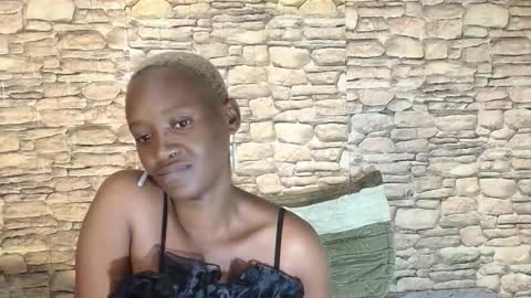 Snapshot of ebonyolive69 chatting on October 28, 6:21 pm Cindy online show from October 28, 6:21 pm