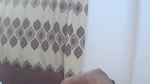 Snapshot of ebonypetiti chatting on October 8, 8:17 pm queen online show from October 8, 8:17 pm