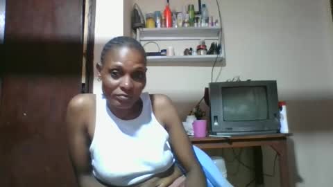 Snapshot of ebonyqueen4 chatting on October 19, 12:44 am JACKLINE online show from October 19, 12:44 am
