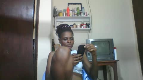 Snapshot of ebonyqueen4 chatting on November 2, 8:06 am JACKLINE online show from November 2, 8:06 am