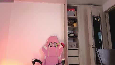 Snapshot of ecchi_sixxx chatting on November 5, 2:33 am Colette online show from November 5, 2:33 am