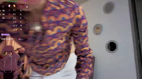 Snapshot of ecchi_sixxx chatting on November 29, 12:46 am Colette online show from November 29, 12:46 am