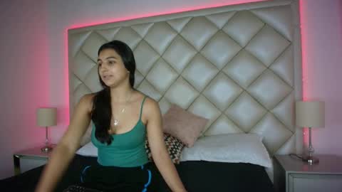 Snapshot of eclipseandflame chatting on October 6, 2:14 pm    online show from October 6, 2:14 pm