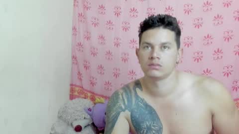 Snapshot of eclipseandflame chatting on November 25, 4:07 pm online show from November 25, 4:07 pm