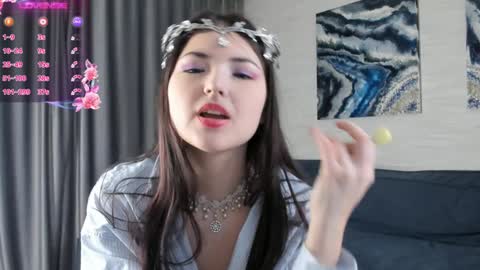 Viola online show from December 6, 2:17 pm