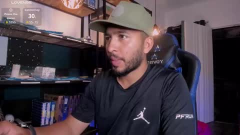 Snapshot of edahi1386 chatting on December 23, 2:53 am edahi1386 online show from December 23, 2:53 am