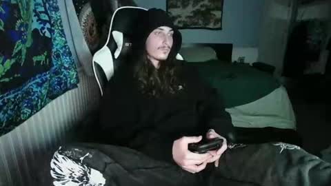 Snapshot of eddy815 chatting on December 5, 4:32 am eddy815 online show from December 5, 4:32 am