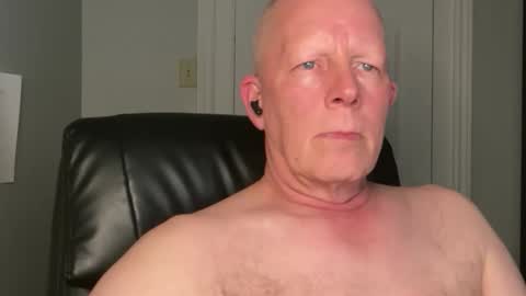 Snapshot of eddygl1968 chatting on October 23, 2:11 am Eddy online show from October 23, 2:11 am