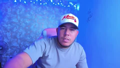 Snapshot of edgarpinto302 chatting on February 25, 4:55 am edgarsexxx online show from February 25, 4:55 am