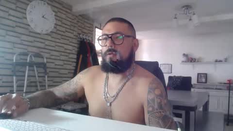 Snapshot of edgarram83 chatting on November 3, 7:15 pm edgarram83 online show from November 3, 7:15 pm