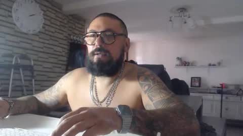 Snapshot of edgarram83 chatting on November 10, 8:08 pm edgarram83 online show from November 10, 8:08 pm