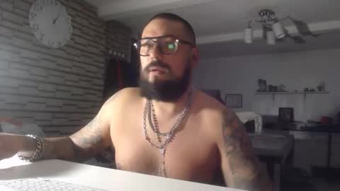 Snapshot of edgarram83 chatting on November 17, 7:03 am edgarram83 online show from November 17, 7:03 am