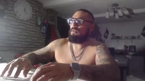 Snapshot of edgarram83 chatting on November 21, 6:23 am edgarram83 online show from November 21, 6:23 am