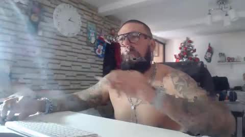 Snapshot of edgarram83 chatting on November 25, 7:14 pm edgarram83 online show from November 25, 7:14 pm