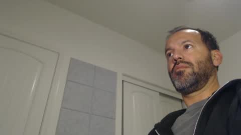 Snapshot of edge_masters chatting on December 15, 6:40 am EdgeM online show from December 15, 6:40 am