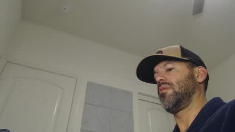 Snapshot of edge_masters chatting on December 17, 10:44 am EdgeM online show from December 17, 10:44 am