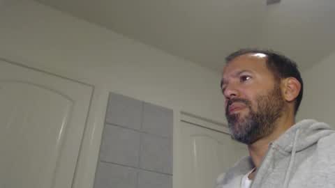 Snapshot of edge_masters chatting on December 18, 3:47 am EdgeM online show from December 18, 3:47 am