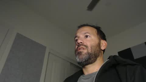 Snapshot of edge_masters chatting on January 10, 2:25 am EdgeM online show from January 10, 2:25 am