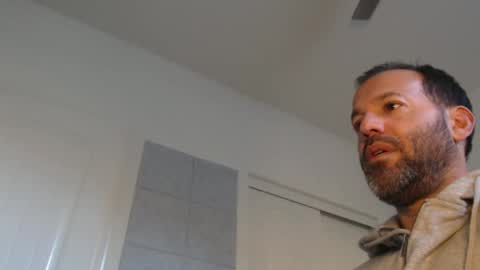 Snapshot of edge_masters chatting on January 25, 12:27 am EdgeM online show from January 25, 12:27 am