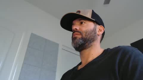 Snapshot of edge_masters chatting on February 15, 7:17 pm EdgeM online show from February 15, 7:17 pm