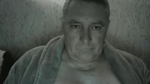 Snapshot of edje59a chatting on October 23, 12:21 am Eddy online show from October 23, 12:21 am