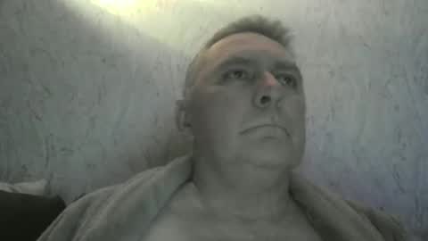 Snapshot of edje59a chatting on October 23, 11:35 pm Eddy online show from October 23, 11:35 pm