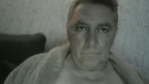 Snapshot of edje59a chatting on November 16, 12:27 am Eddy online show from November 16, 12:27 am