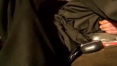 Snapshot of edmore1215 chatting on February 20, 6:06 am edmore1215 online show from February 20, 6:06 am