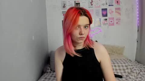 Snapshot of edna_dana chatting on December 4, 7:12 pm Edna online show from December 4, 7:12 pm