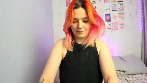 Snapshot of edna_dana chatting on December 14, 5:47 pm Edna online show from December 14, 5:47 pm