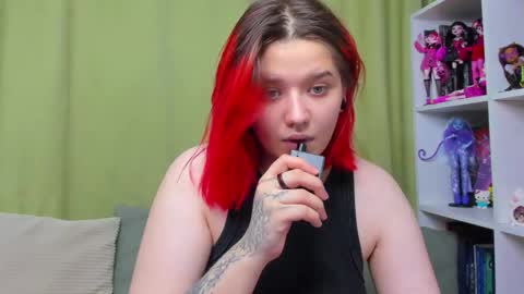 Snapshot of edna_dana chatting on October 5, 8:07 pm Edna online show from October 5, 8:07 pm