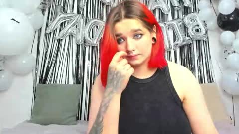 Snapshot of edna_dana chatting on October 8, 7:44 pm Edna online show from October 8, 7:44 pm
