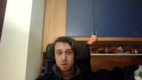 Snapshot of edo126 chatting on February 19, 1:29 am edo126 online show from February 19, 1:29 am