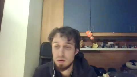 Snapshot of edo126 chatting on December 19, 2:07 am edo126 online show from December 19, 2:07 am