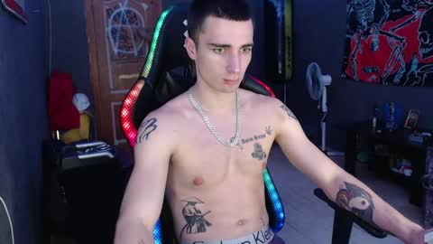 Eduar online show from December 20, 4:36 pm