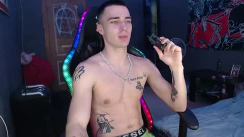 Eduar online show from December 30, 6:05 pm