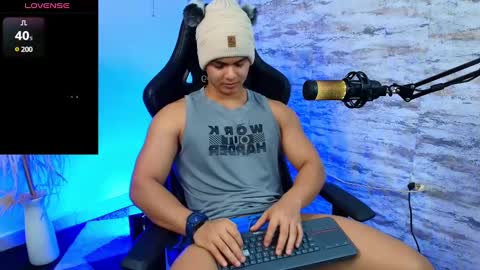 EDWARD CLARCK online show from December 4, 4:21 am