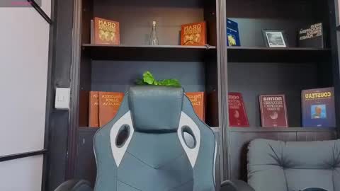 Edward Ross online show from October 4, 7:01 pm