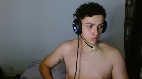 Snapshot of edwisalvatore chatting on January 14, 4:57 am edwisalvatore online show from January 14, 4:57 am