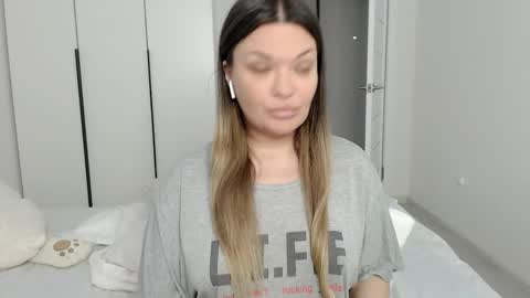 Snapshot of eelena4kiss chatting on February 11, 11:32 am eelena4kiss online show from February 11, 11:32 am