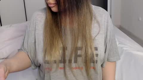 Snapshot of eelena4kiss chatting on February 21, 3:10 pm eelena4kiss online show from February 21, 3:10 pm