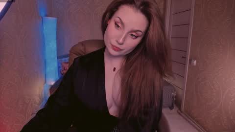 Snapshot of eesmaaarr chatting on October 28, 11:18 pm eesmaaarr online show from October 28, 11:18 pm