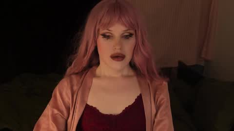 Effie Mur online show from December 2, 7:05 pm