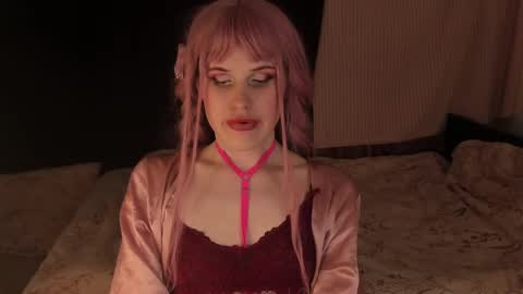 Effie Mur online show from December 18, 11:19 pm