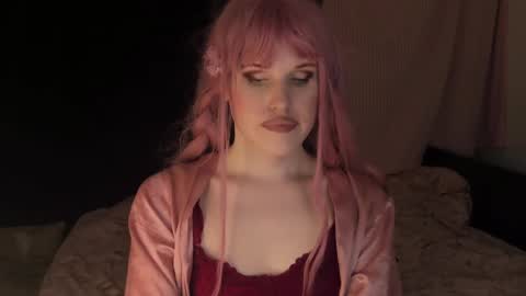 Effie Mur online show from January 8, 6:20 pm