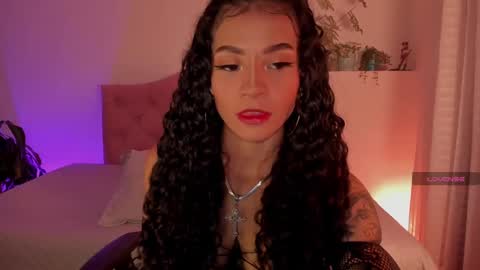 Snapshot of effy_cb chatting on January 19, 7:46 am effy online show from January 19, 7:46 am